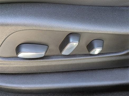 Certified 2025 Cadillac XT5 Premium Luxury image 21