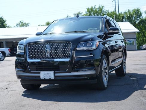 Used 2023 Lincoln Navigator Reserve AWD/4WD image 7