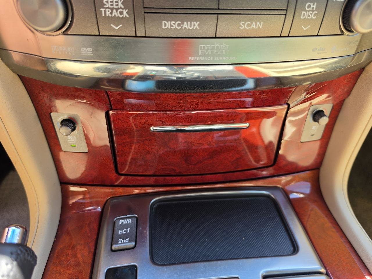 Used 2009 Lexus LX 570 4WD w/ Preferred Accessory Pkg image 18