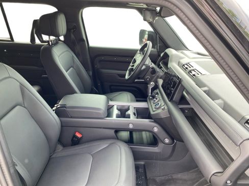 Used 2025 Land Rover Defender 110 X AWD/4WD image 18