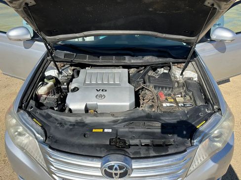 Used 2011 Toyota Avalon Limited FWD image 9