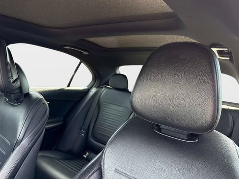 Used 2022 Mercedes-Benz C 300 4MATIC Sedan image 17