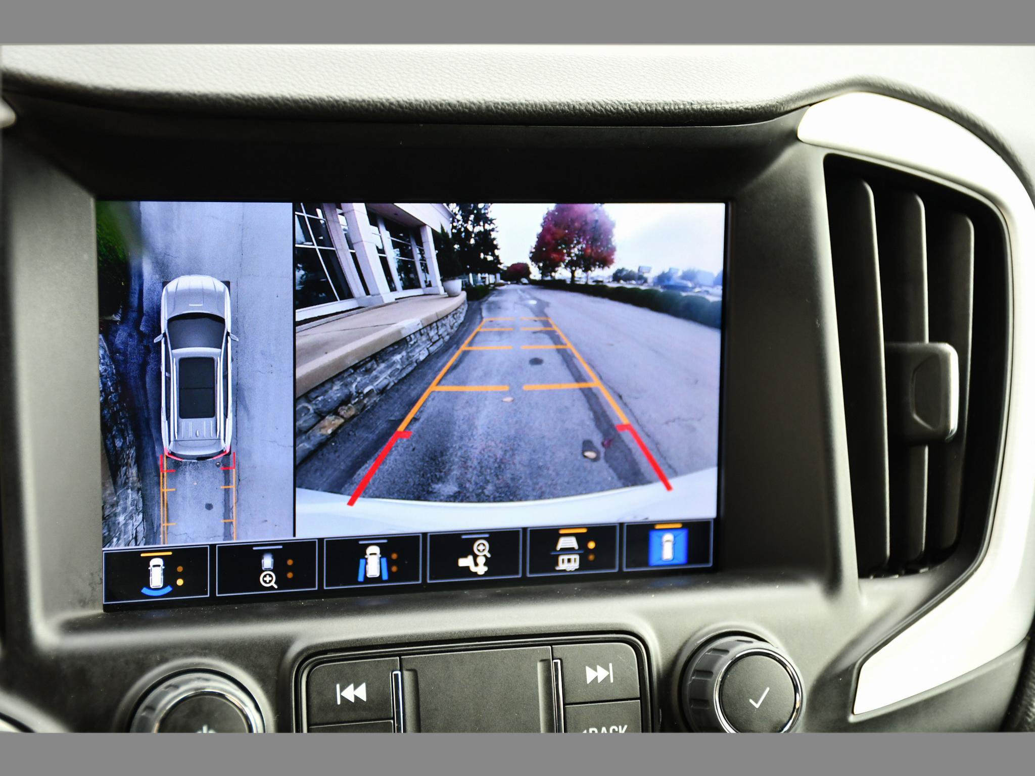 Used 2023 GMC Terrain SLT w/ Infotainment Package II AWD/4WD image 23