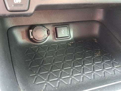 Used 2021 Toyota RAV4 LE image 25