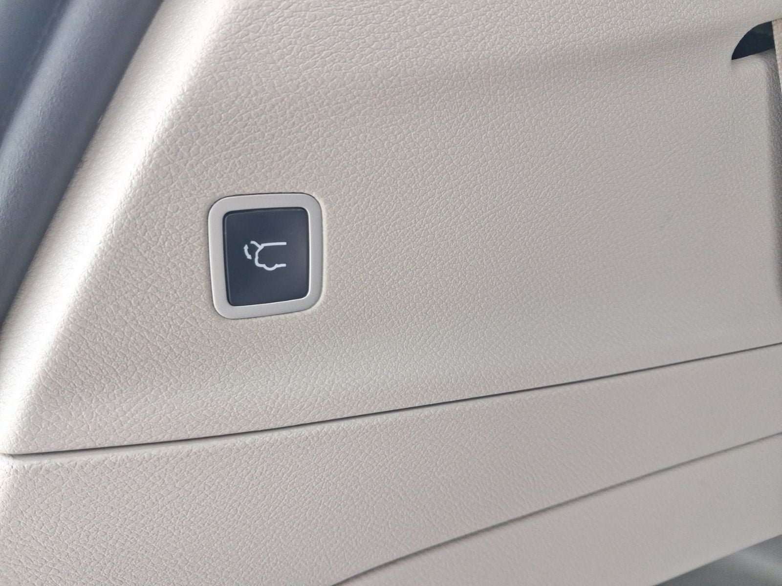 Used 2021 Chrysler Pacifica Touring w/ Cold Weather Group AWD/4WD image 28