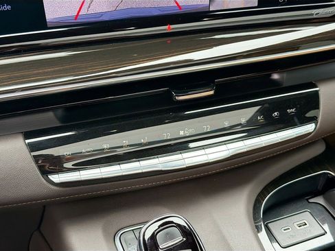 Certified 2023 Cadillac Escalade Sport w/ LPO, ONYX Package image 19