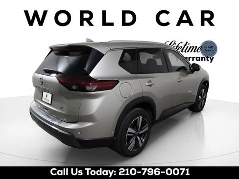 Used 2025 Nissan Rogue SL image 7