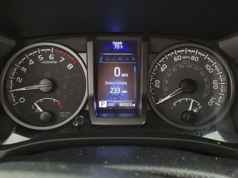 Used 2022 Toyota Tacoma TRD Off-Road w/ TRD Premium Off Road Package RWD image 18