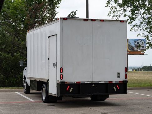 Used 2018 Ford E-450 and Econoline 450 Super Duty w/ Power Windows & Locks Group RWD image 5