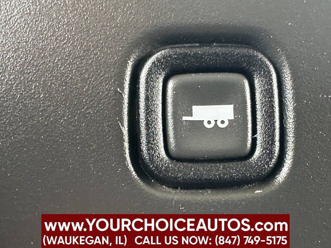 Used 2017 Chevrolet Express 2500 Extended RWD image 30