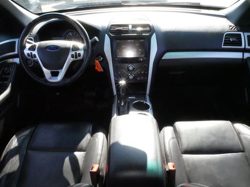 Used 2013 Ford Explorer XLT FWD image 10