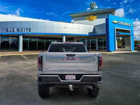 Used 2024 GMC Sierra 2500 AT4X AWD/4WD image 4