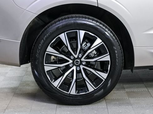 Used 2025 Volvo XC60 B5 Plus AWD/4WD image 39