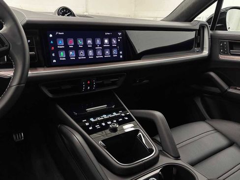 Used 2024 Porsche Cayenne Turbo image 26