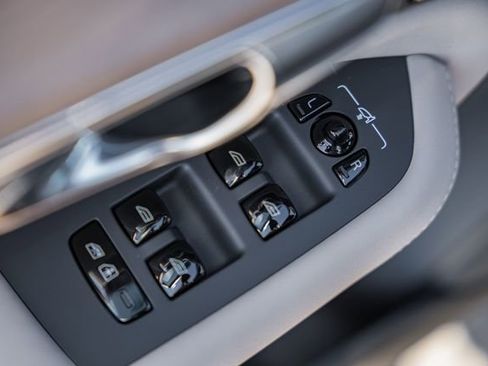 New 2026 Volvo XC90 B6 Plus w/ Protection Package Premier image 41