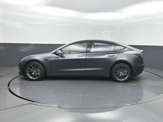 Used 2022 Tesla Model 3 Standard Range RWD video 3