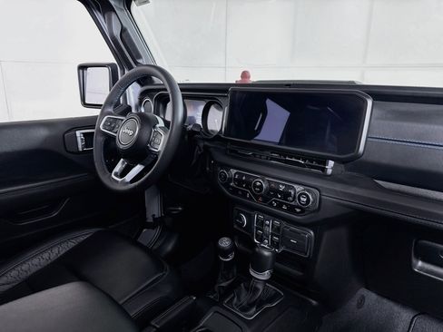 Used 2024 Jeep Wrangler High Altitude AWD/4WD image 29