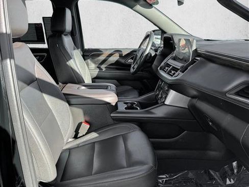 Used 2022 Chevrolet Tahoe Z71 w/ Luxury Package image 19