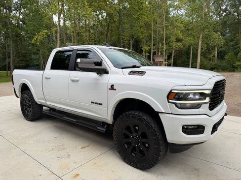 Used 2021 RAM 2500 Laramie w/ Night Edition AWD/4WD image 4
