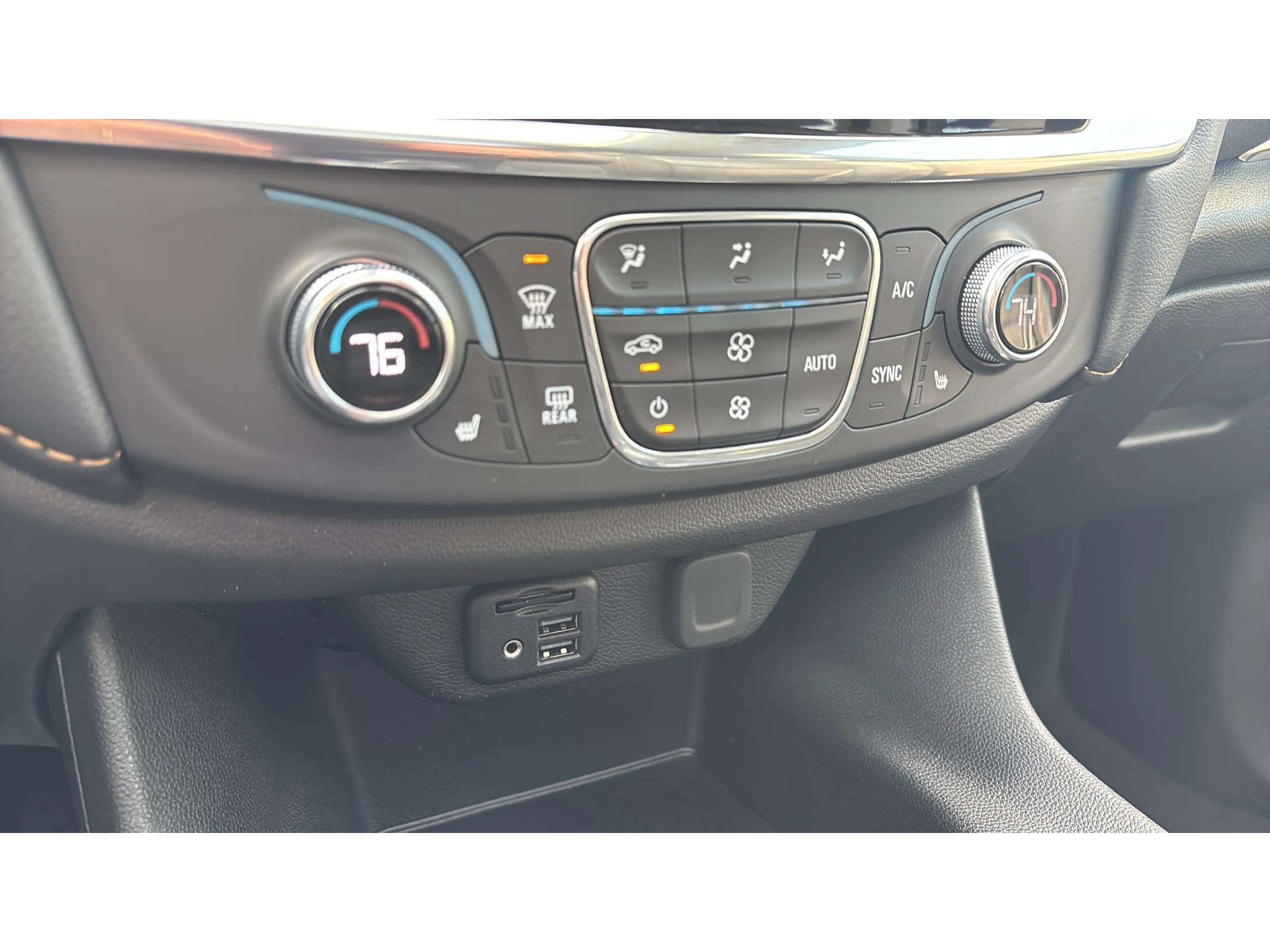 Used 2021 Chevrolet Traverse RS AWD/4WD image 25