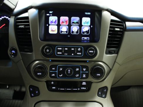Used 2018 GMC Yukon Denali w/ Denali Ultimate Package AWD/4WD image 24