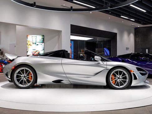 New 2026 McLaren 750S Spider image 8