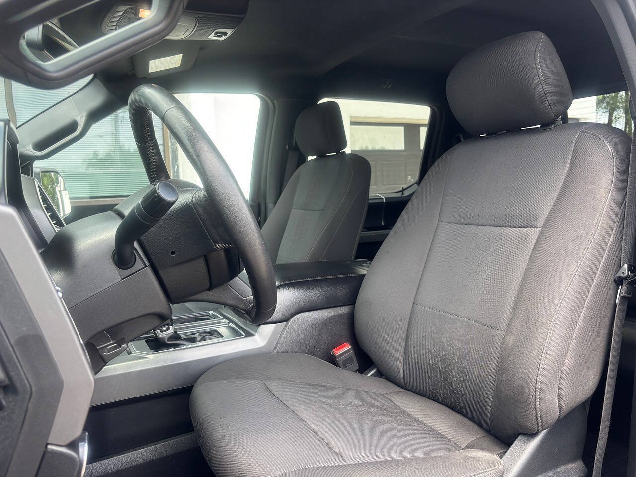 Used 2018 Ford F150 XLT w/ Equipment Group 302A Luxury AWD/4WD image 15