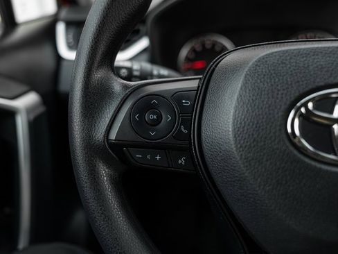 Used 2021 Toyota RAV4 XLE image 15