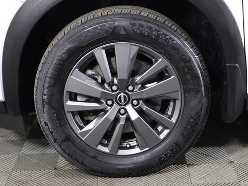 Used 2022 Nissan Pathfinder SV AWD/4WD image 21