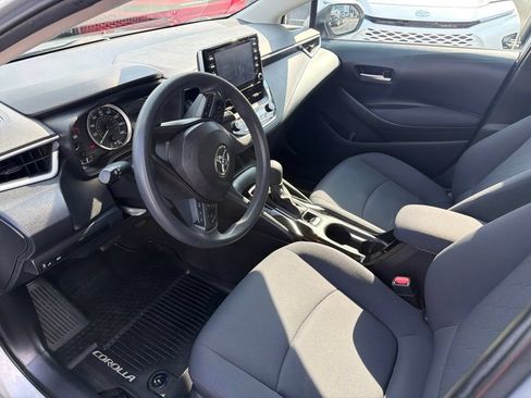 Used 2020 Toyota Corolla LE FWD image 17