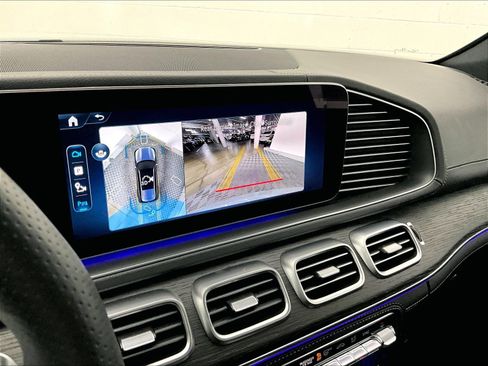 Used 2026 Mercedes-Benz GLS 580 4MATIC image 29