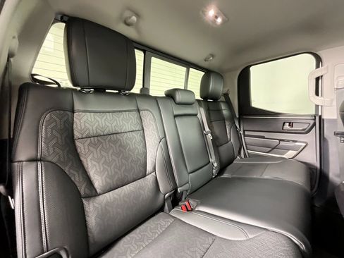 Used 2022 Toyota Tundra SR5 w/ SR5 Premium Package image 22