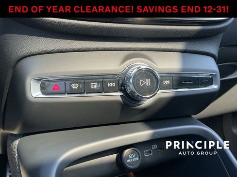 Certified 2021 Volvo XC40 P8 Recharge w/ Advanced Package image 17