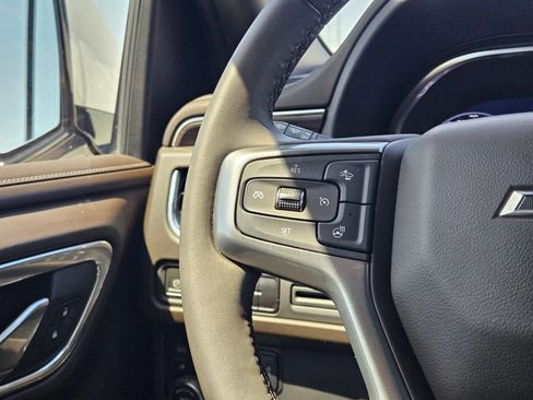 Used 2023 Chevrolet Tahoe Z71 w/ Luxury Package image 13