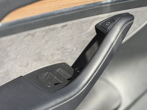 Used 2022 Tesla Model 3 Long Range image 29