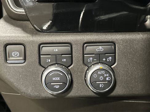 Used 2024 GMC Sierra 2500 SLE w/ SLE Convenience Package image 21