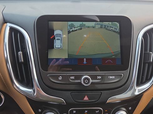 Used 2018 Chevrolet Equinox Premier FWD image 22