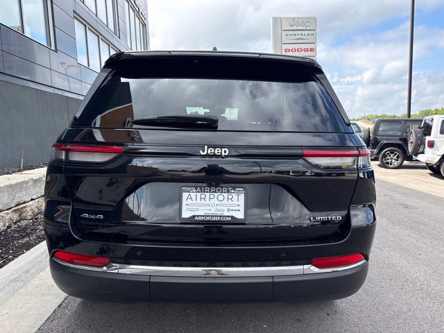 Used 2023 Jeep Grand Cherokee Limited AWD/4WD image 4