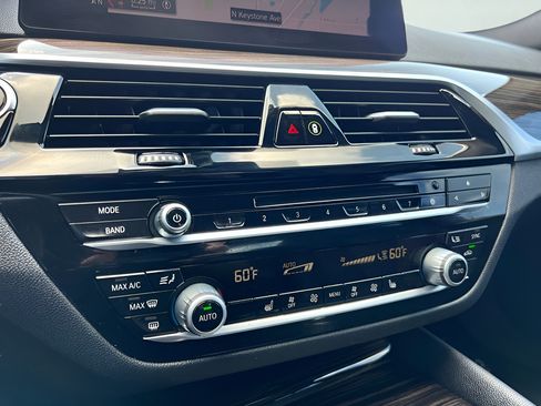 Used 2019 BMW 530i RWD image 56