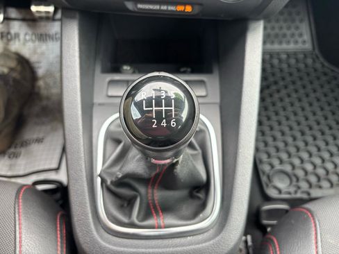 Used 2013 Volkswagen Jetta GLI image 24