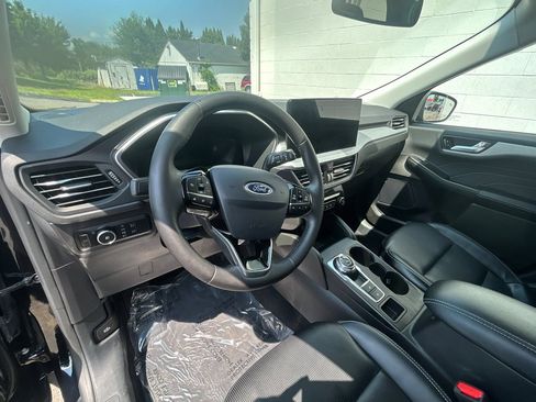 Used 2024 Ford Escape Platinum AWD/4WD image 9
