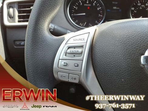 Used 2016 Nissan Rogue S AWD/4WD image 18