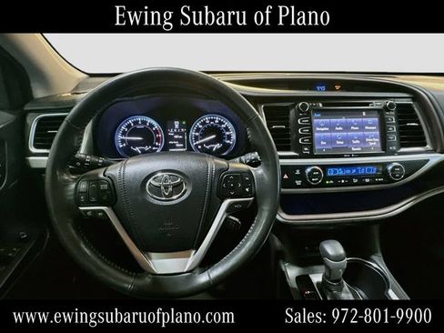 Used 2015 Toyota Highlander Limited Platinum AWD/4WD image 11