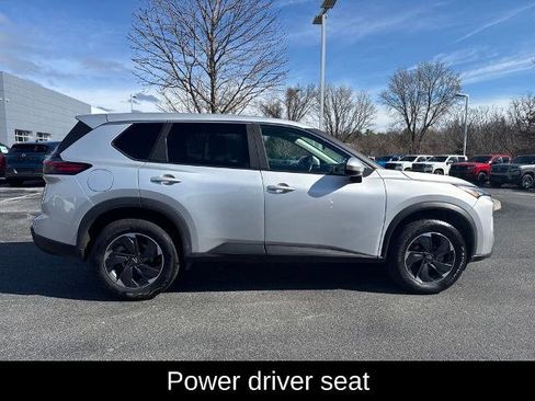 Certified 2024 Nissan Rogue SV AWD/4WD image 11