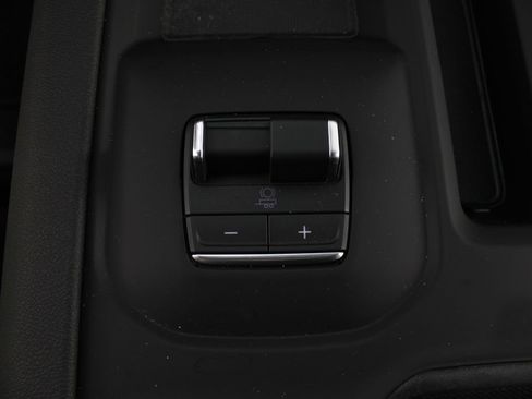New 2026 GMC Sierra 2500 AT4 w/ AT4 Premium Plus Package AWD/4WD image 9