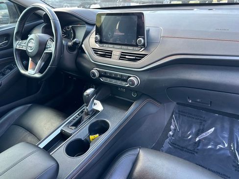 Used 2019 Nissan Altima 2.5 SR w/ SR Premium Package FWD image 18
