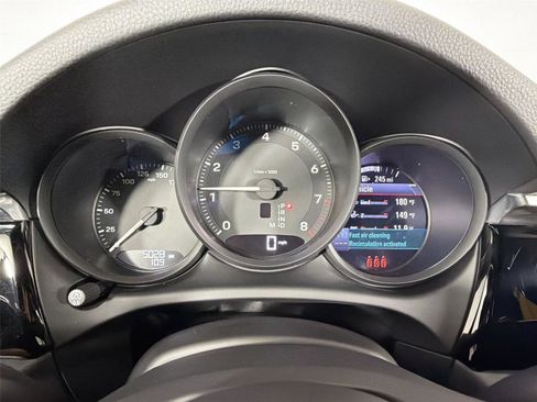 Certified 2025 Porsche Macan Turbo AWD/4WD image 19