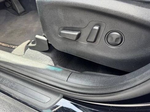 Used 2020 Kia Sorento S FWD image 25