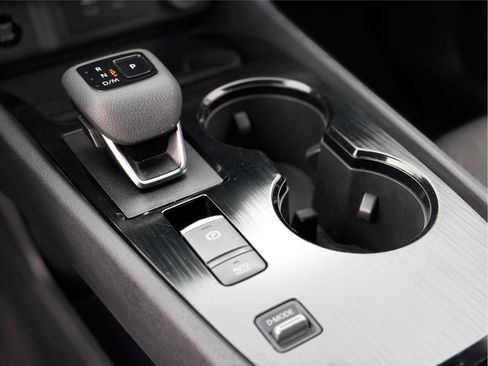 Used 2024 Nissan Rogue SV image 14