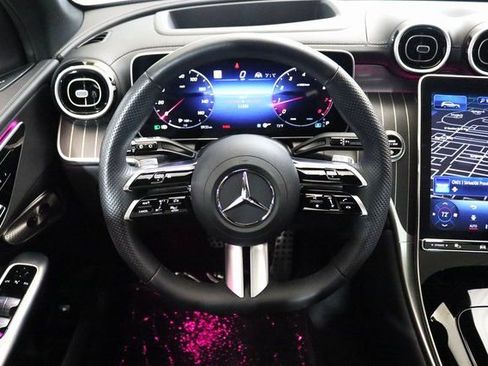 Used 2024 Mercedes-Benz GLC 300 4MATIC image 5